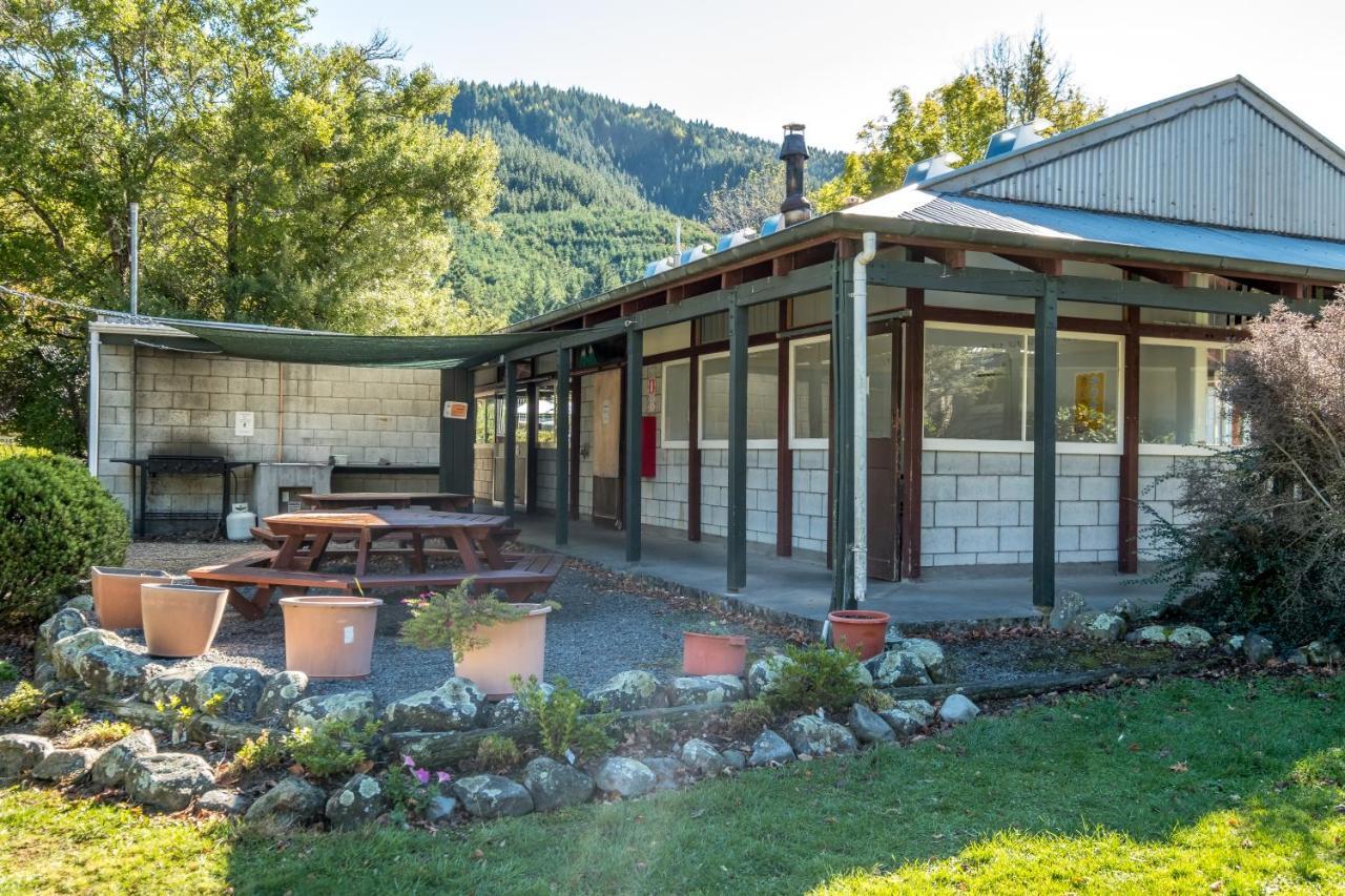 האנמר ספרינגס Alpine Adventure Holiday Park מראה חיצוני תמונה