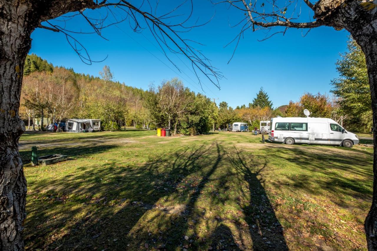 האנמר ספרינגס Alpine Adventure Holiday Park מראה חיצוני תמונה