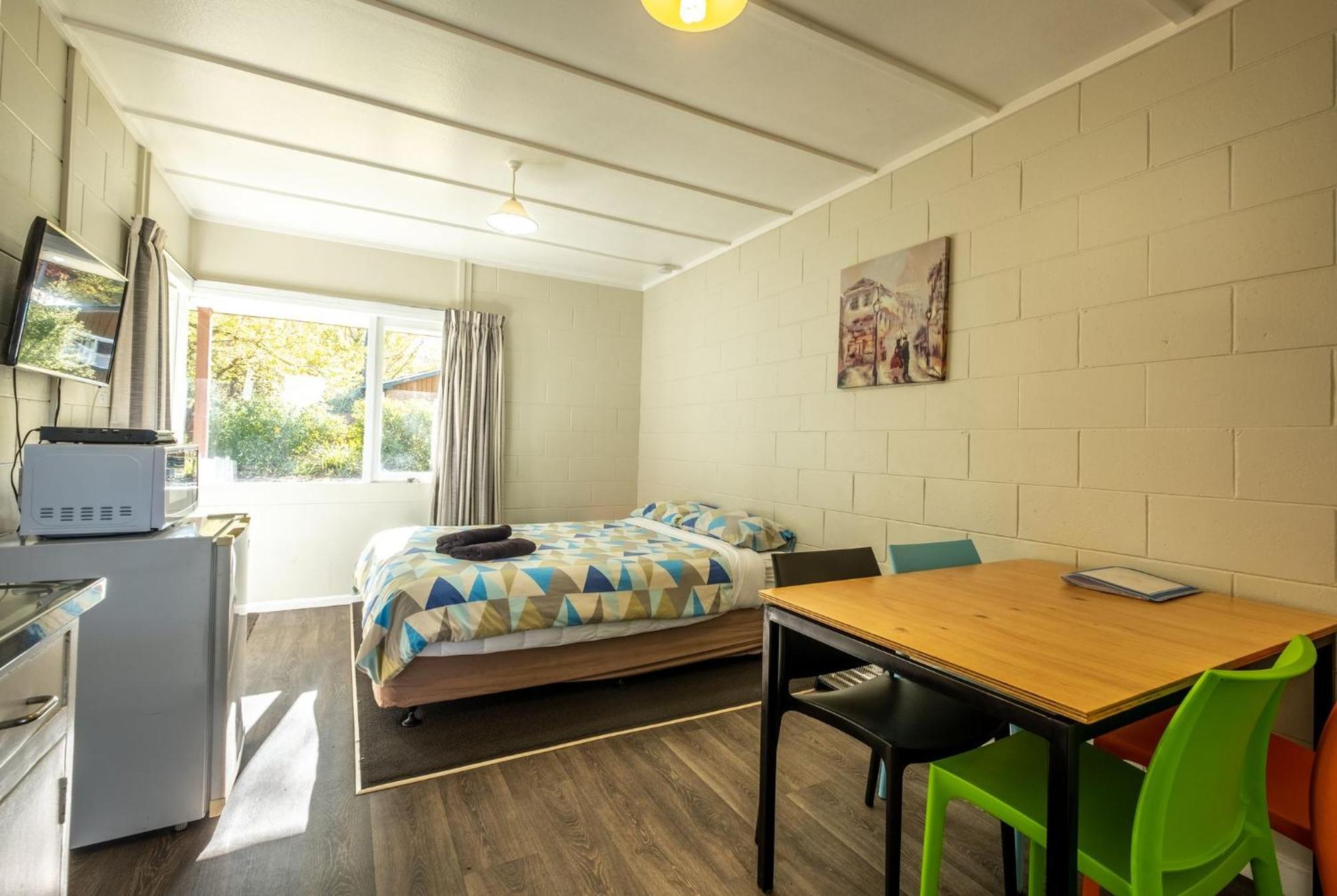 האנמר ספרינגס Alpine Adventure Holiday Park מראה חיצוני תמונה