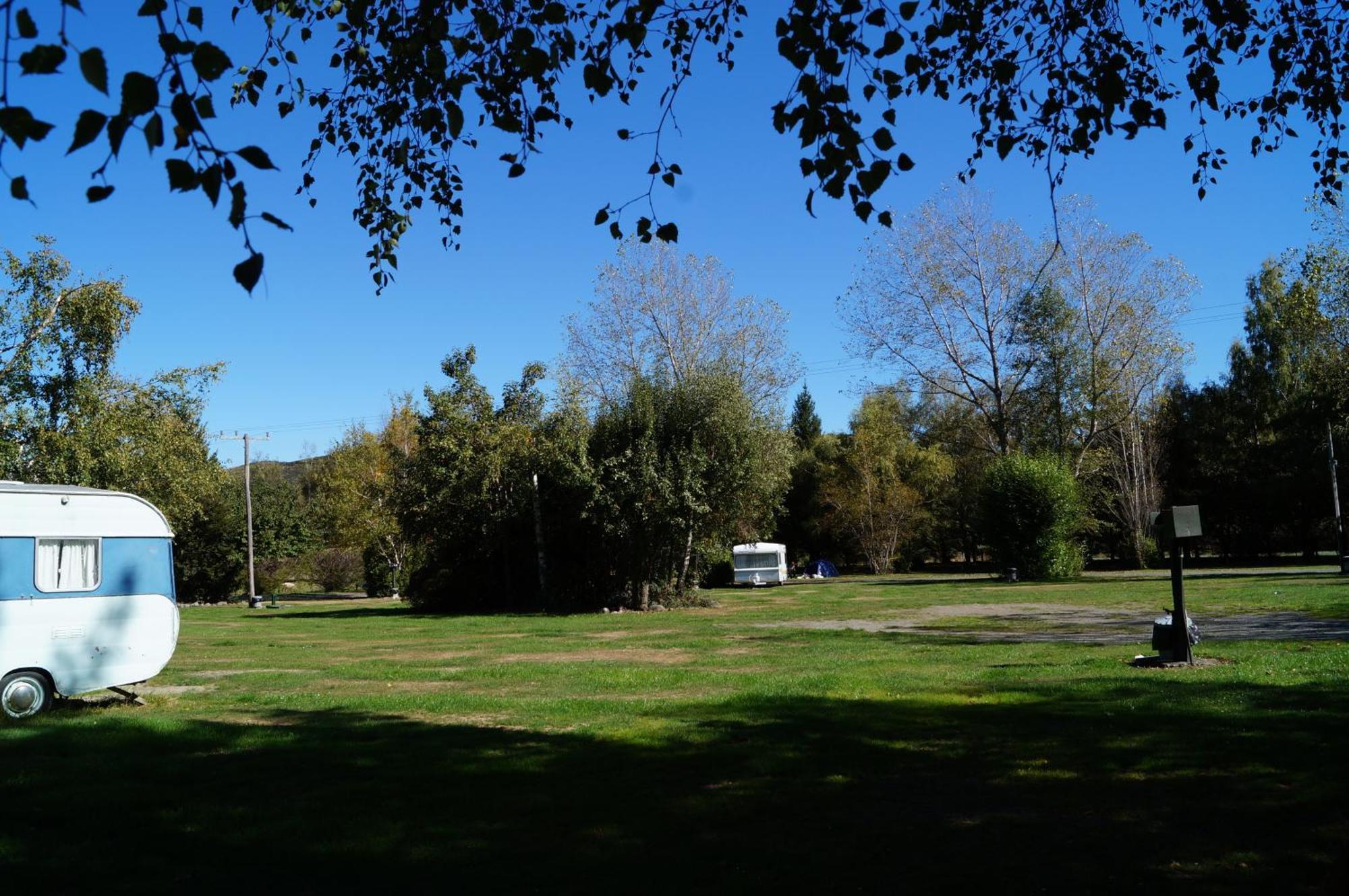 האנמר ספרינגס Alpine Adventure Holiday Park מראה חיצוני תמונה
