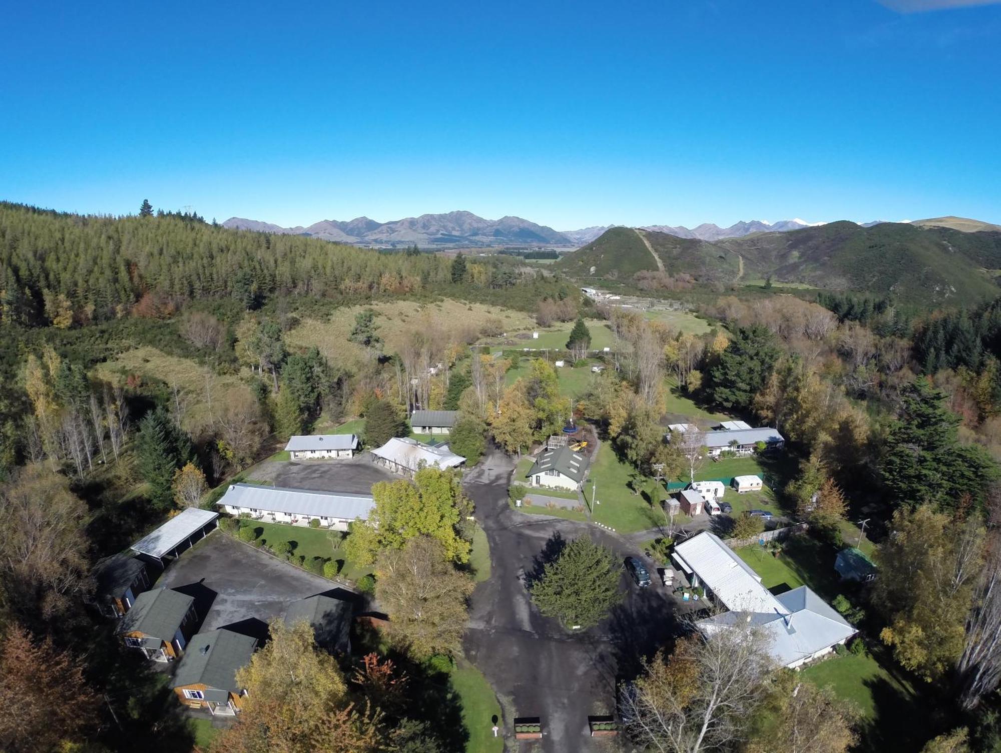 האנמר ספרינגס Alpine Adventure Holiday Park מראה חיצוני תמונה