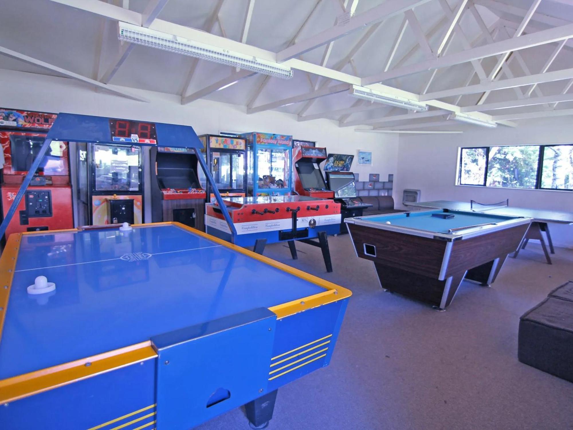 האנמר ספרינגס Alpine Adventure Holiday Park מראה חיצוני תמונה