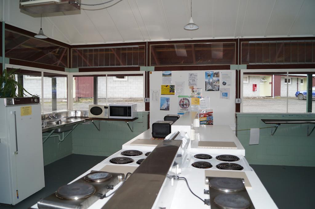 האנמר ספרינגס Alpine Adventure Holiday Park מראה חיצוני תמונה